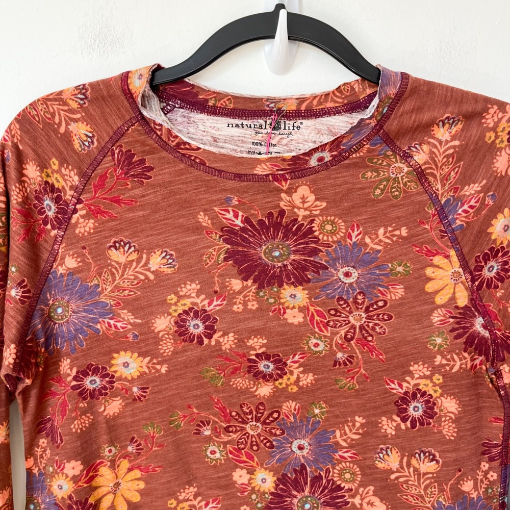 NEW Natural Life Lily Long Sleeve Cotton Tee Floral Lettuce Hem Womens Small - Picture 4 of 9